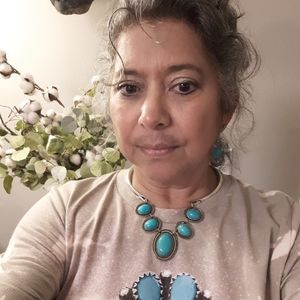 Meet your Posher, Delores